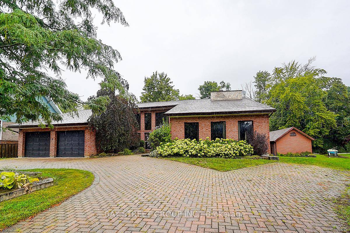 Big Lot 15112. 52 SF 0. 347AC waterfront house.