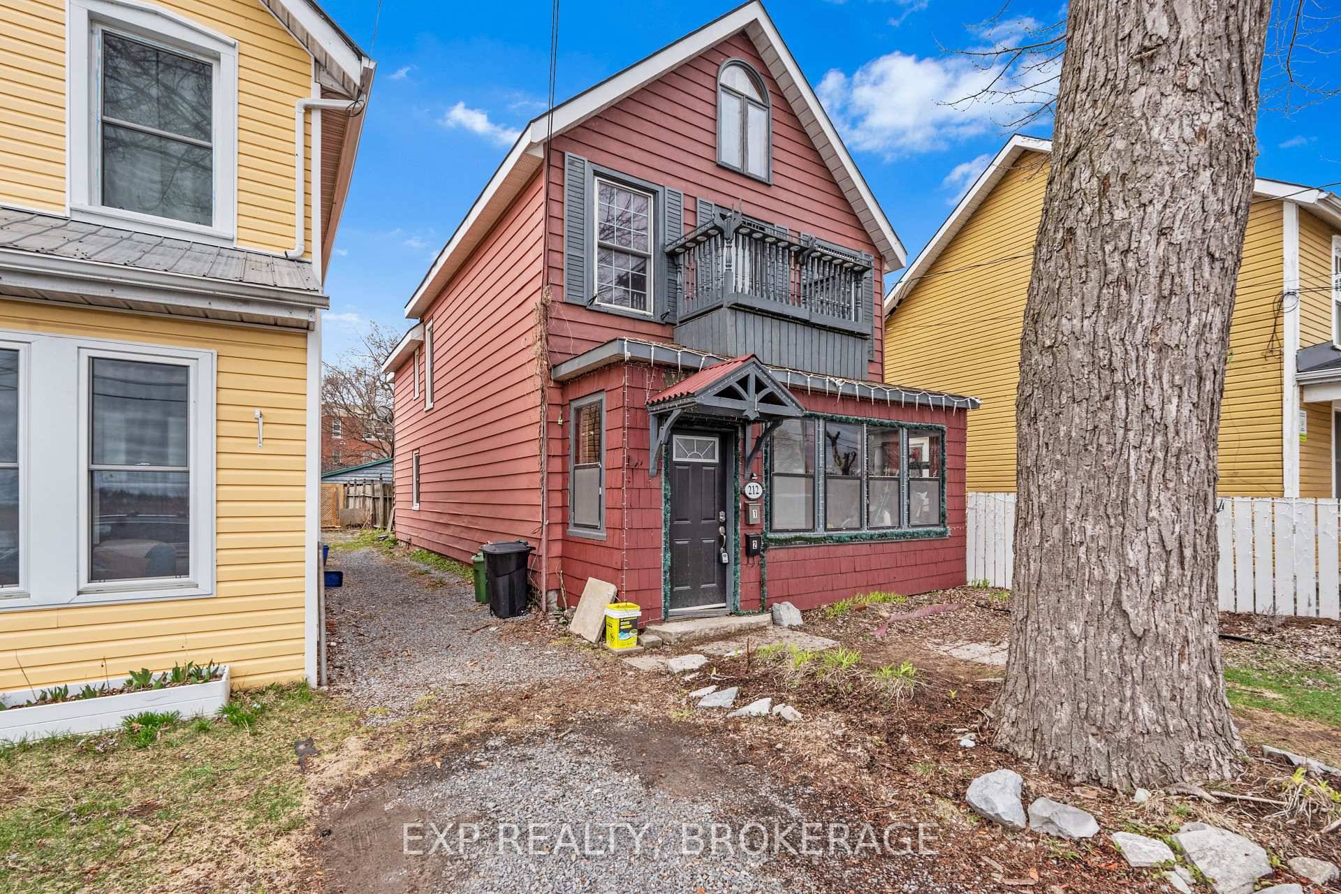 Welcome to 212 Rideau Street, a fantastic duplex in the heart of downtown Kingston !