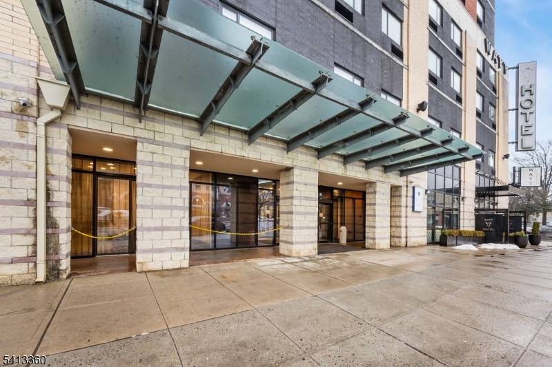 Welcome to 1614 at The Skyview, a fully renovated, high floor 2 bed 2 bath condo.