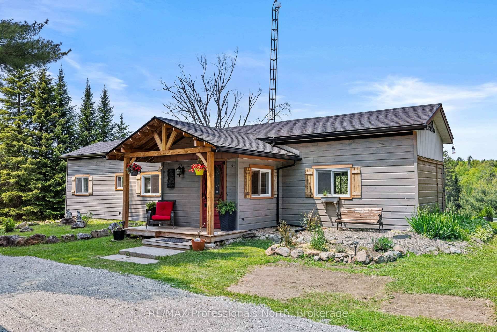 Private 4 season retreat on over an acre, ideal for weekend escapes or full time living.
