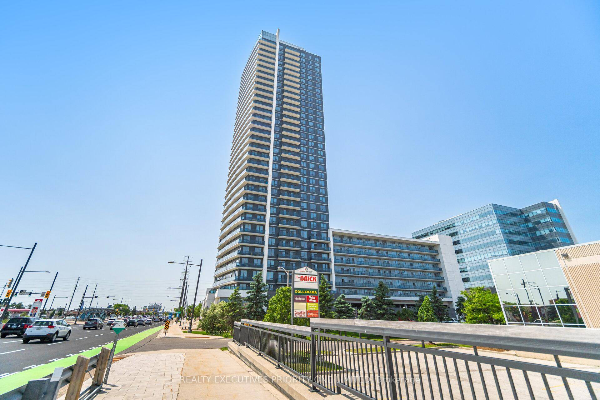 5 Reasons Why You Will Love This Condo 1 Freshly Painted 1 Bedroom, 1 Bathroom With Parking amp ; Stunning South Facing Balcony Views Of The CN Tower amp ; ...