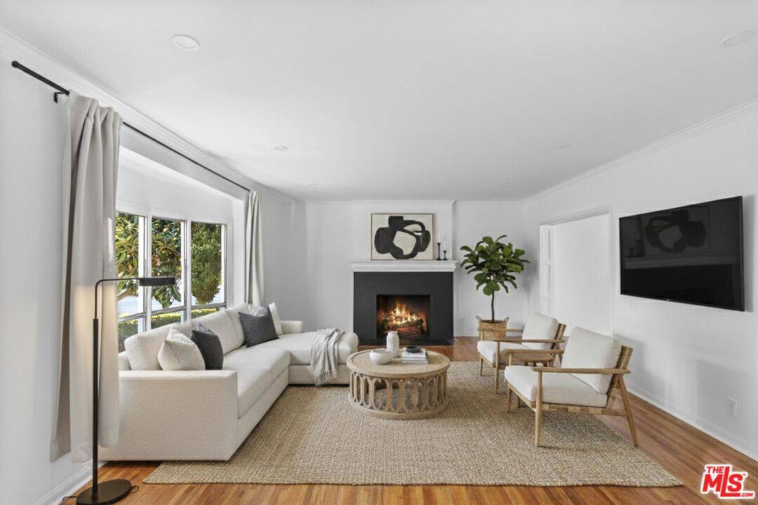 6289   Commodore Sloat Dr 2BR Beverly Grove La