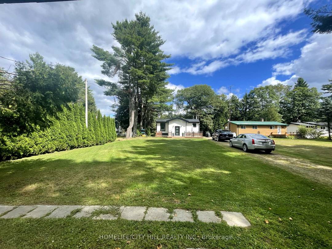 Welcome to your dream waterfront escape in the heart of the Haliburton Highlands.