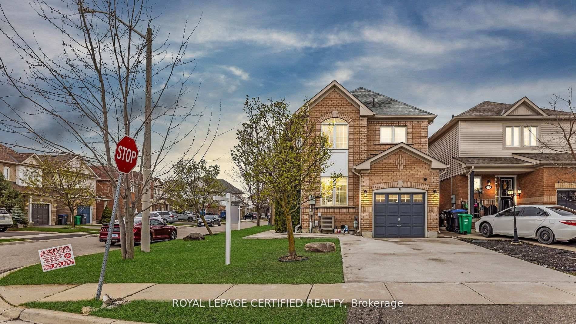 This fully detached house is located in one of the best communities in Brampton and will not disappoint you.