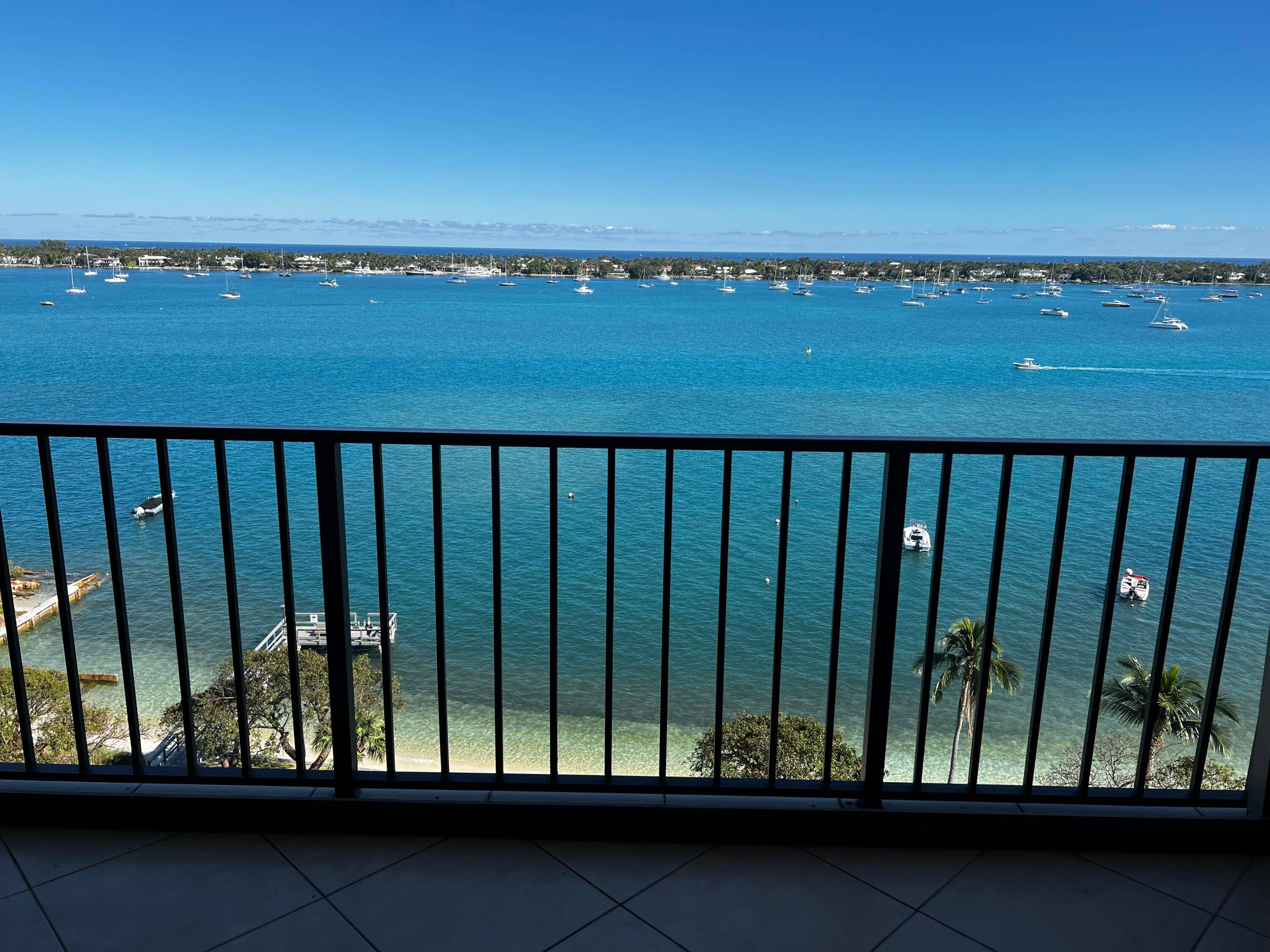 A MILLION DOLLAR VIEW ; Beautiful Direct views of Ocean, Intracoastal, Palm Beach Island, Peanut Island !