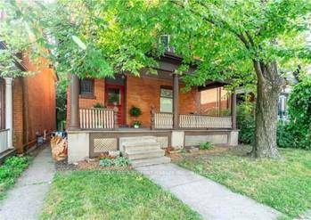 Studio apartment in the heart of West Hamilton, just minutes from highway access, dining, coffee shops, and local amenities.