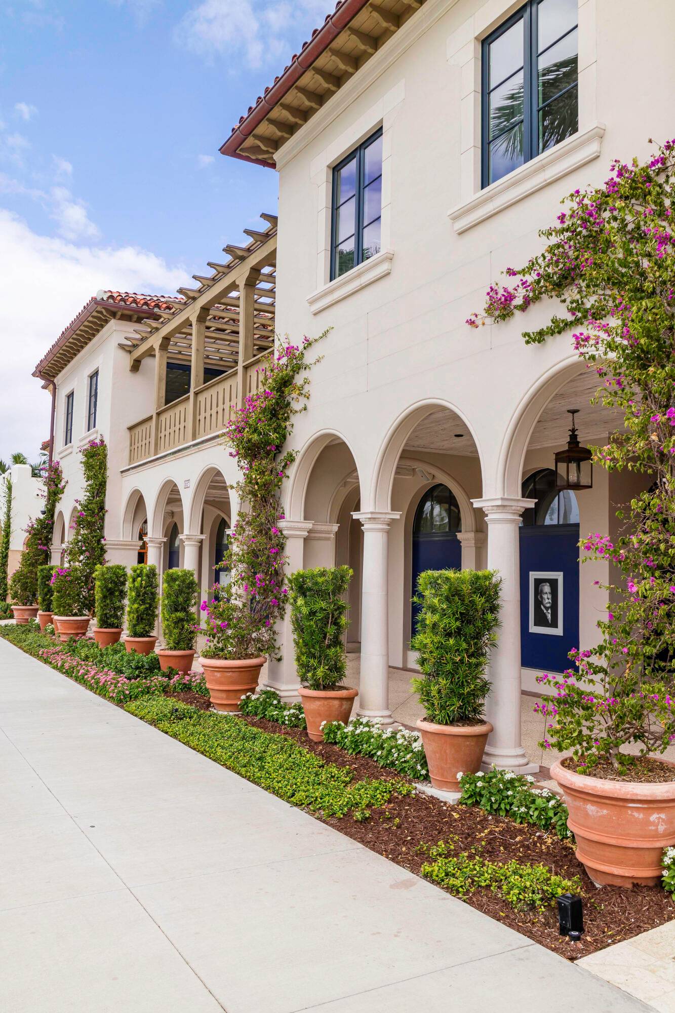 One Via Flagler combines the best of island glamour creating a new dimension in luxury living.
