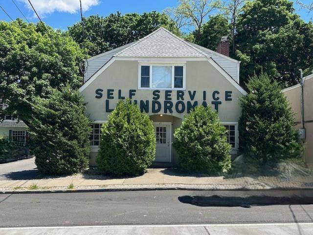 Exceptional mixed use investment opportunity in a high visibility location.