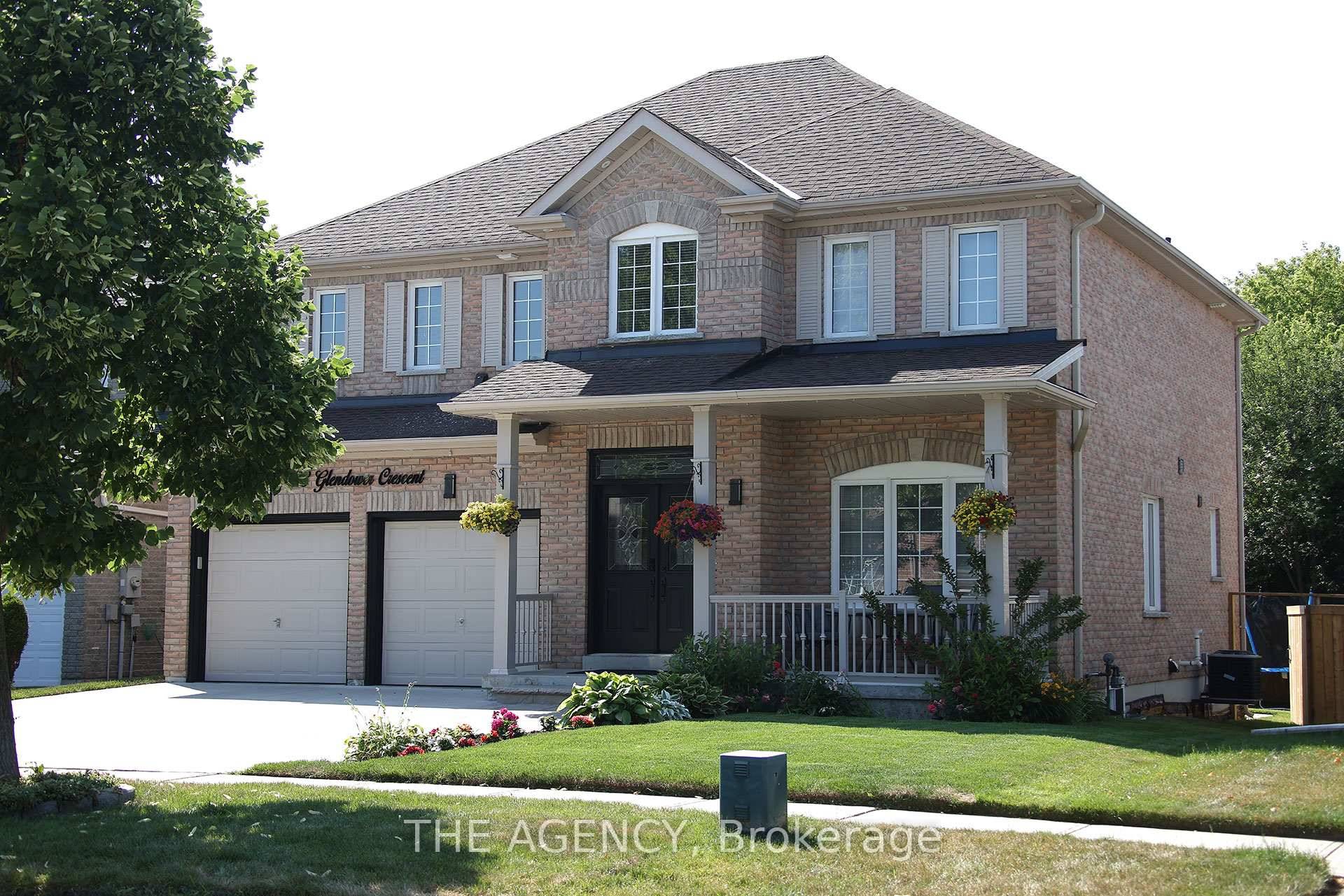 Stunning Turn Key Family Home in Sought After Keswick North !