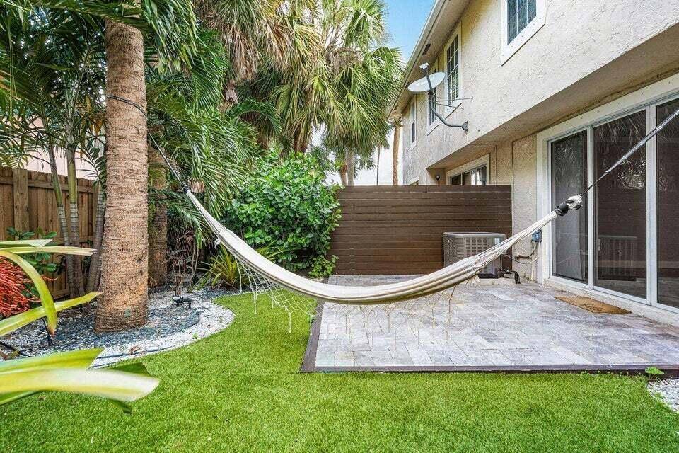 Completely renovated and upgraded town home.