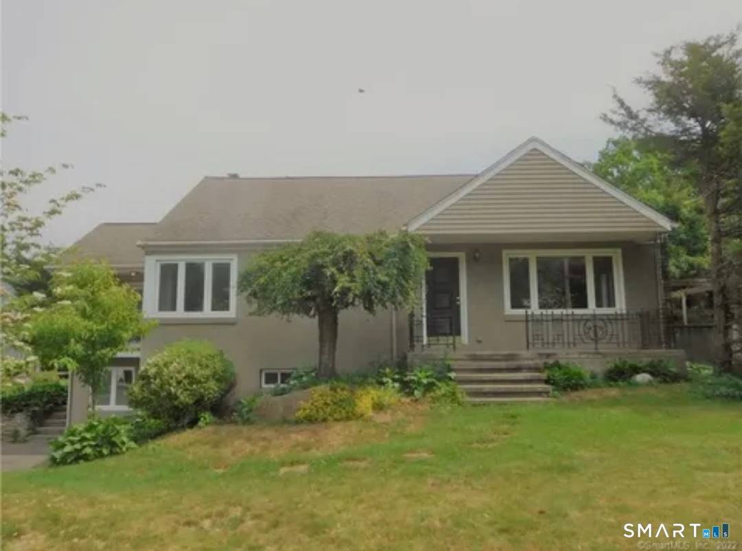 Welcome to 36 Weybosett Street perfectly nestled in the heart of its quiet neighborhood.