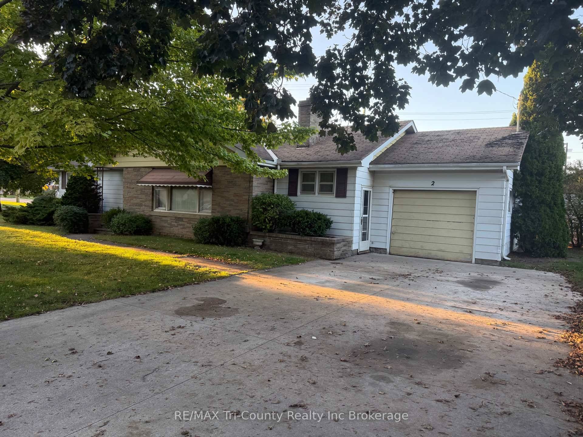 AFFORDABLE LIVING Solid 3 bedroom home close to schools and playgrounds.