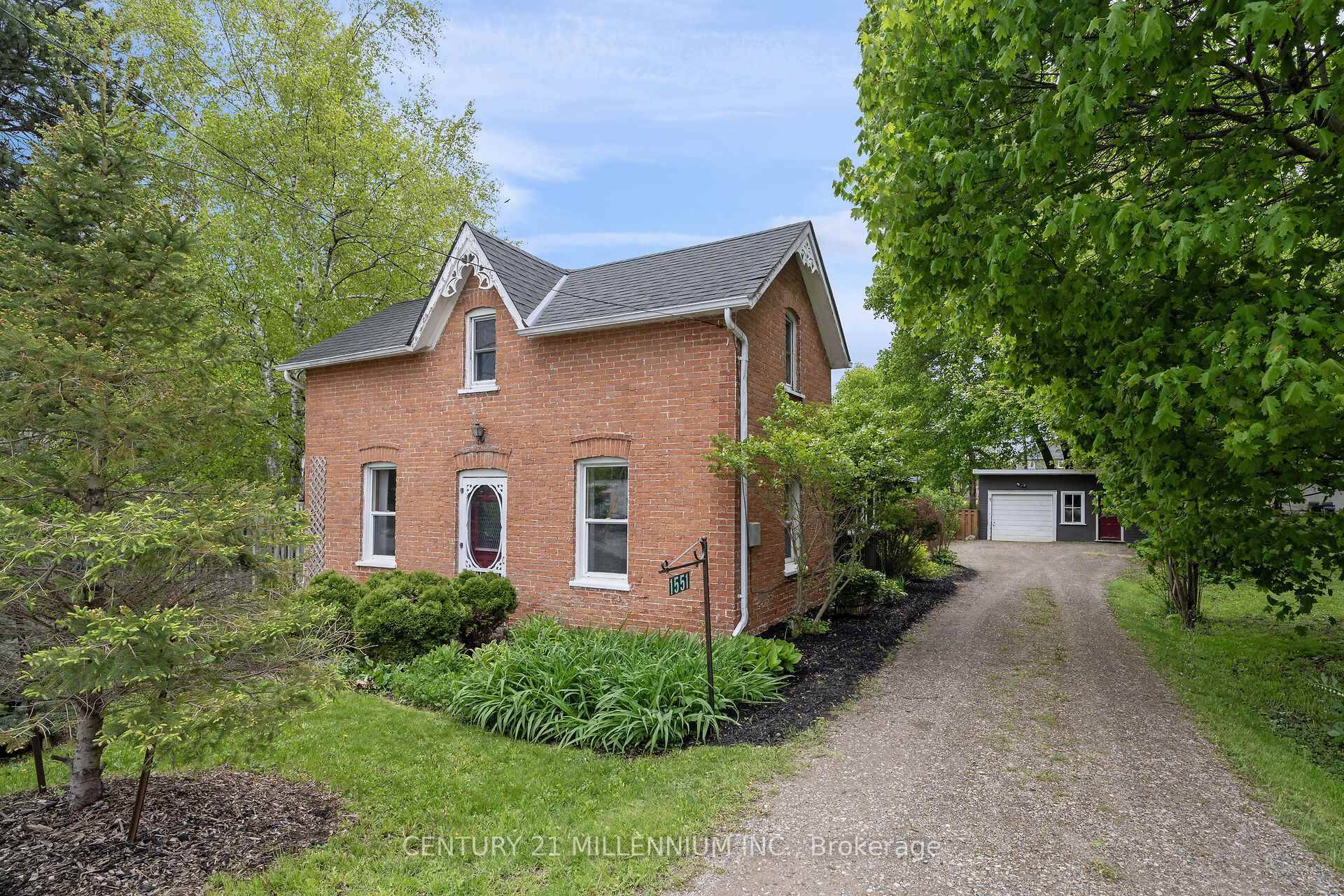 Just imagine having your address in Alton !