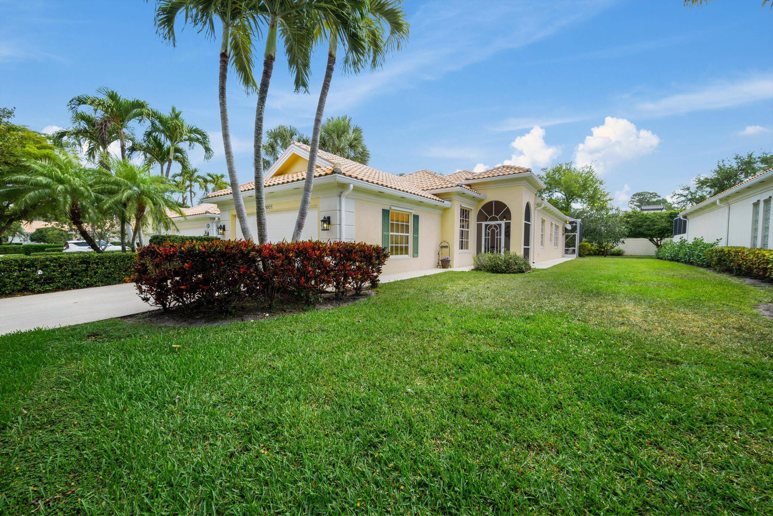 Welcome to your dream home in beautiful Delray Beach !