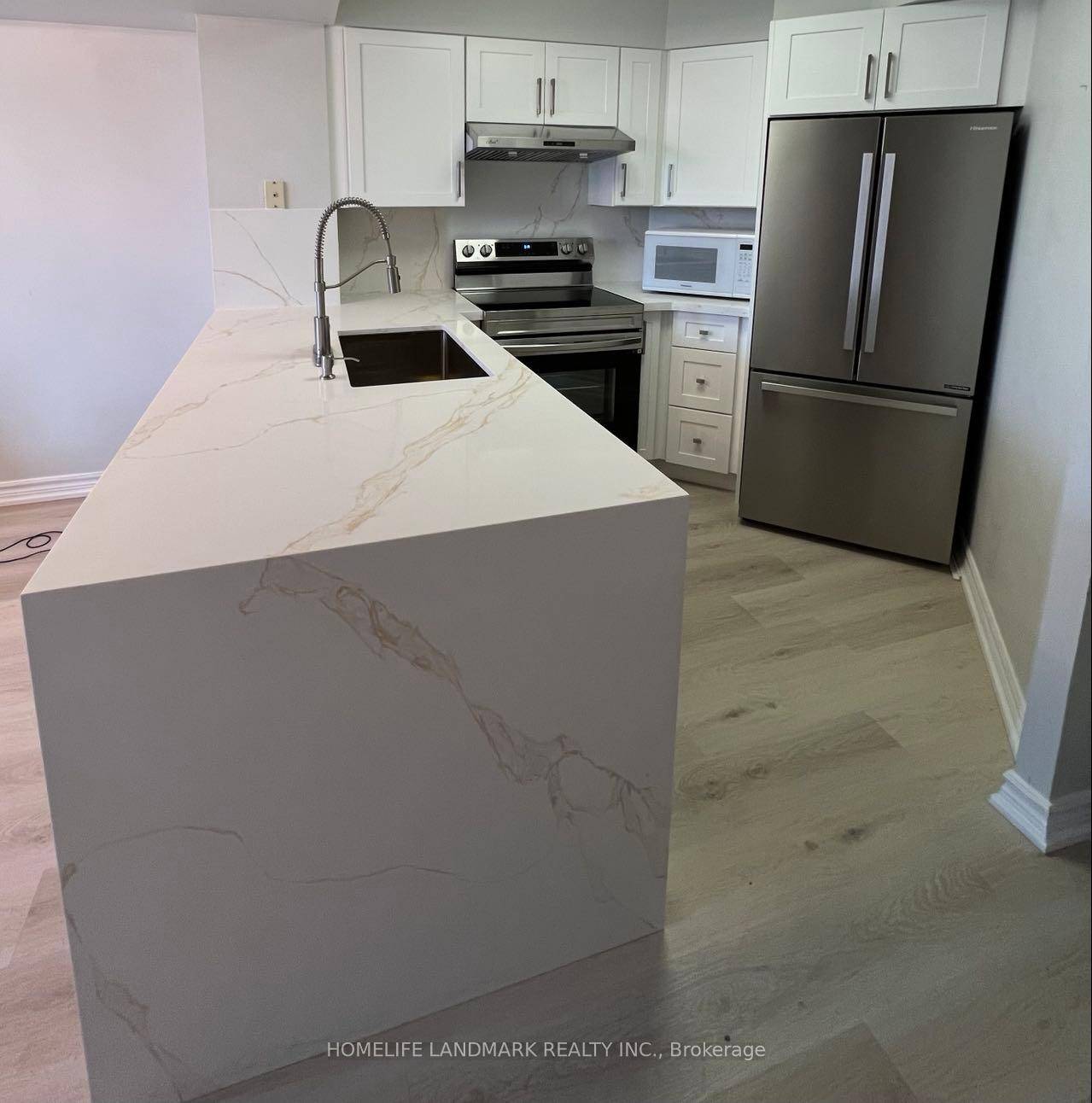 Fully Furnished ! Absolutely Move In Condition !
