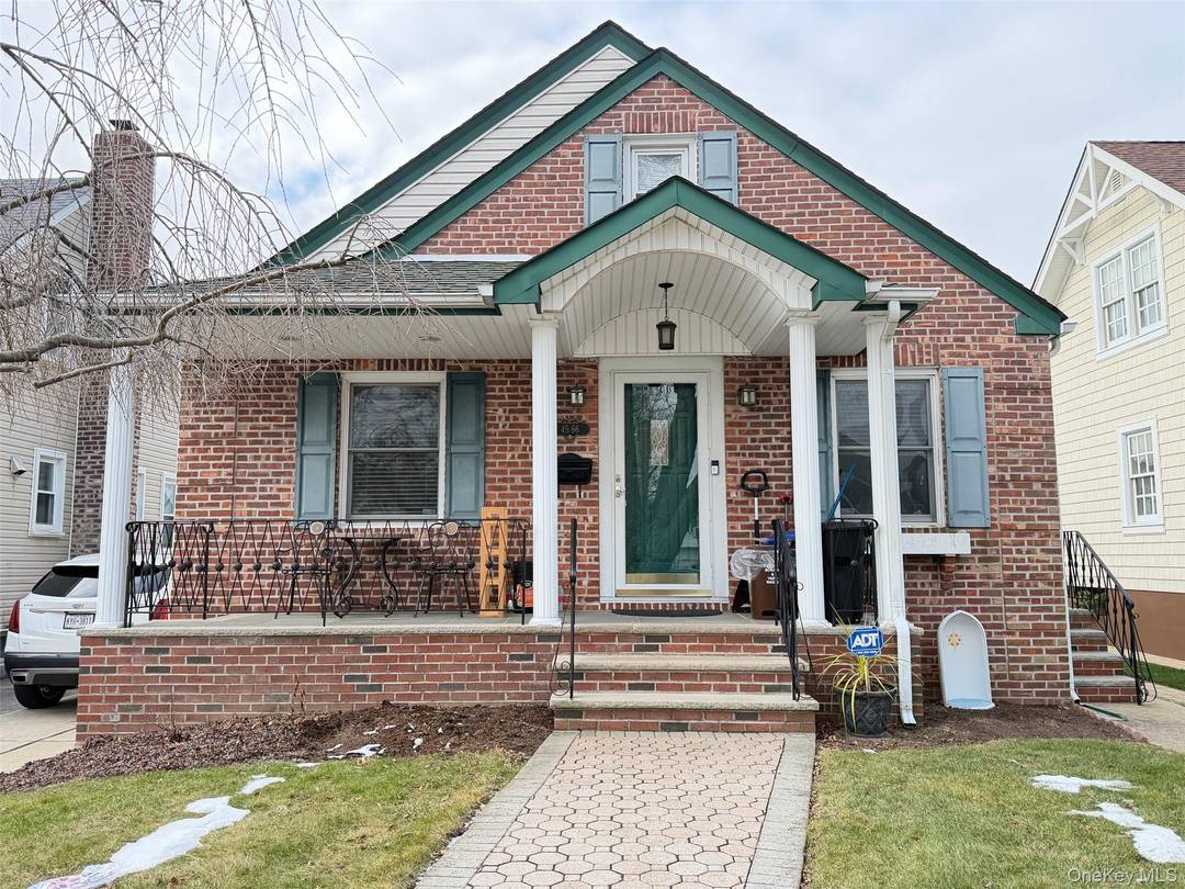 Beautiful single family home in Auburndale.