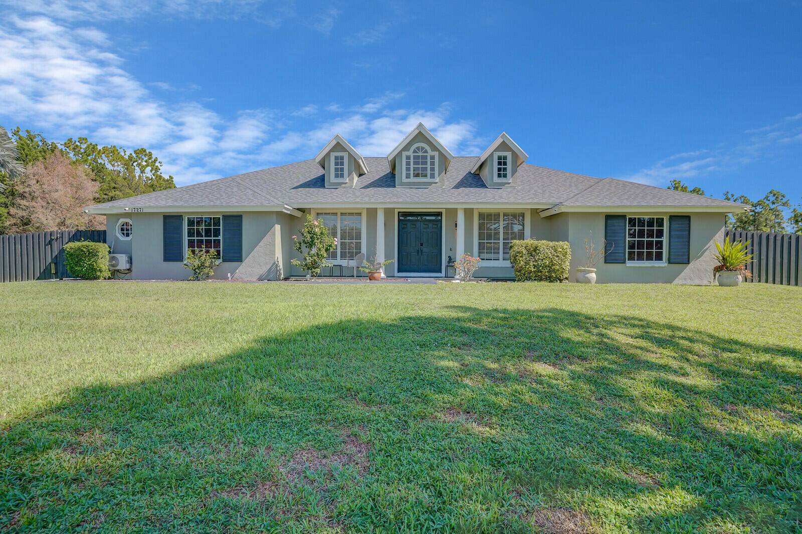 A rare find in Loxahatchee !