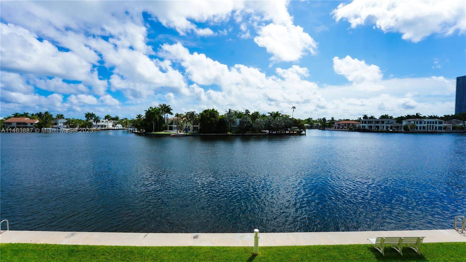 RARELY AVAILABLE8 ONE OF A KIND TOTALLY RENOVATED 2 STORY TOWN HOUSE LOCATED AT TERRACES OF TURNBERRY WITH CLOSE TO 3, 000 SQ FEET OF LIVING SPACE BATHED IN NAURAL ...
