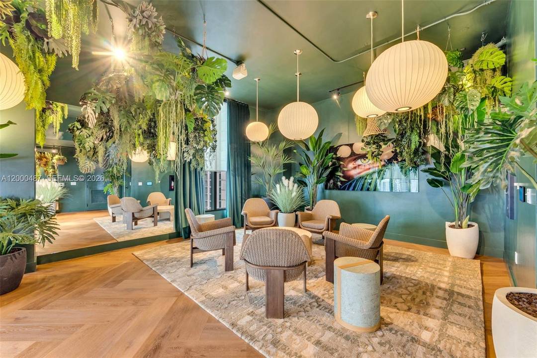 This stunning unit located at 501 First Residences in the heart of Downtown Miami offers an exceptional opportunity for both investors and end users.