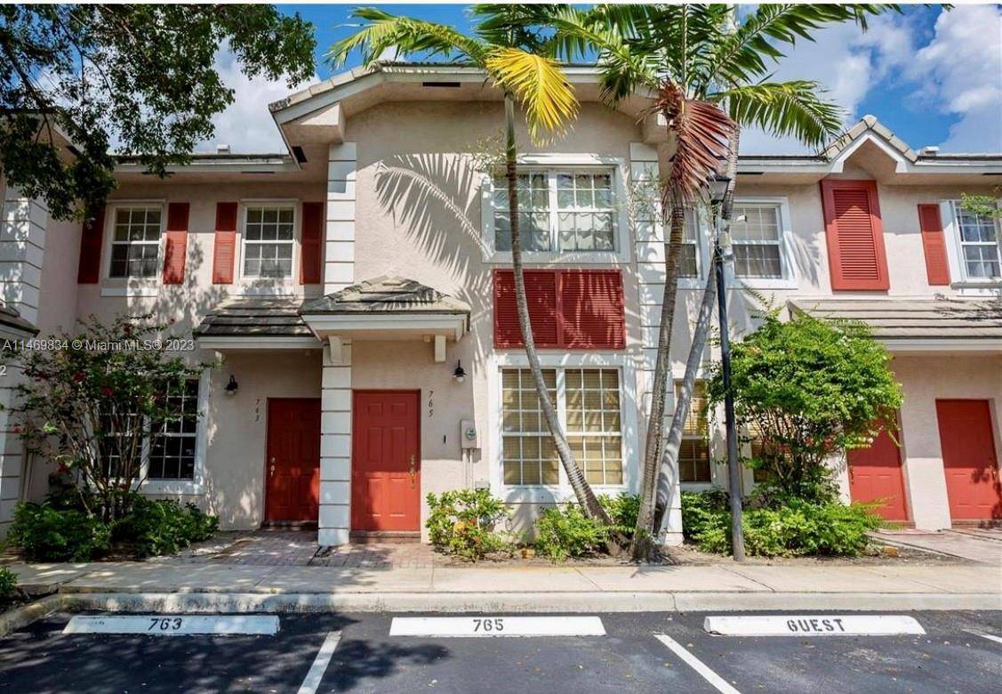 Lovely 2 bedroom 2. 5 bath townhome.