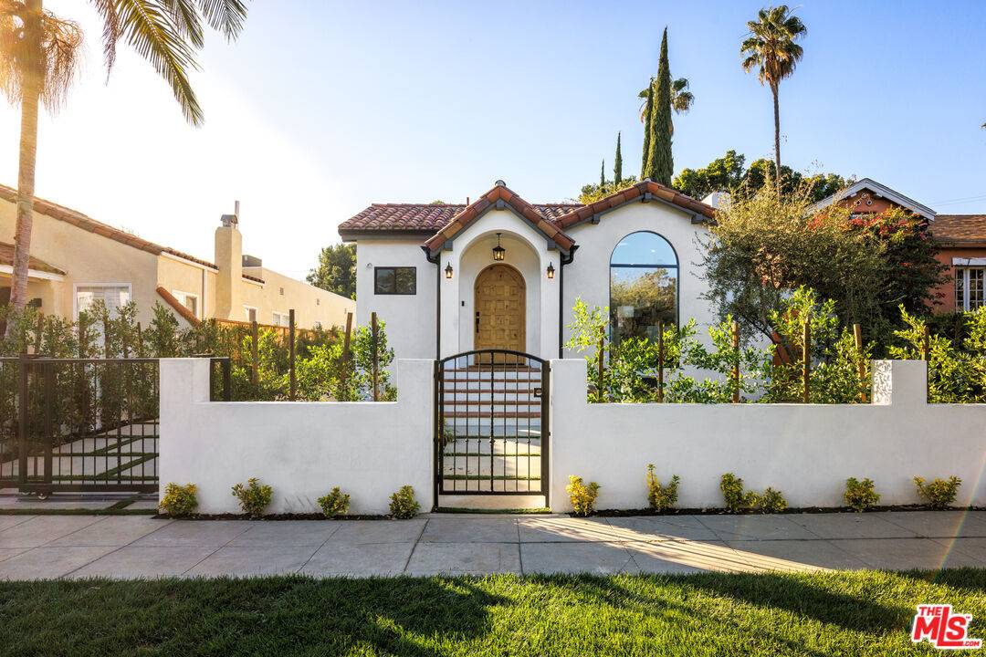 913  S Mullen Ave 4BR La