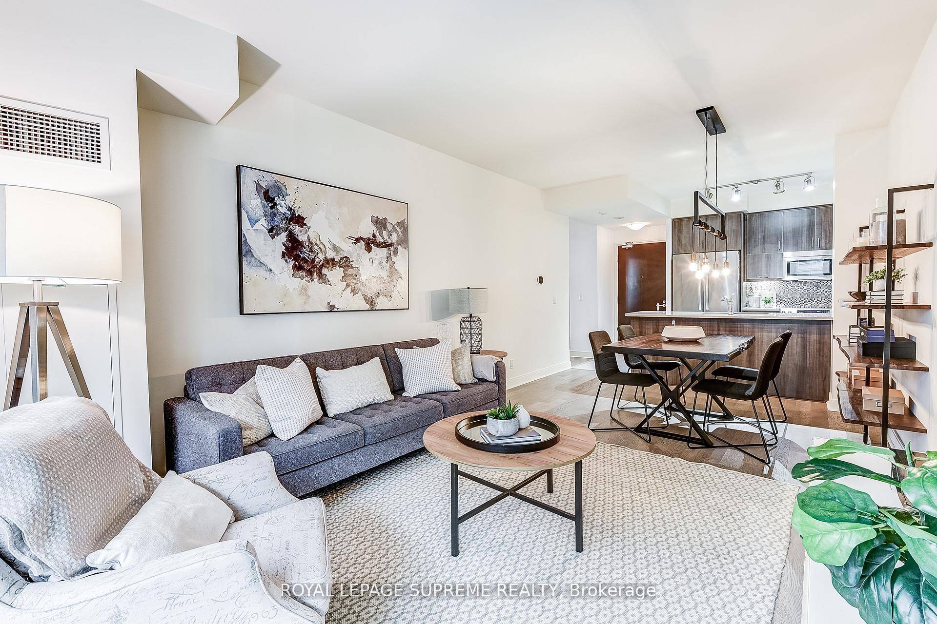 Welcome to The Milan, a sophisticated address in the heart of Toronto's prestigious Rosedale Yorkville corridor.