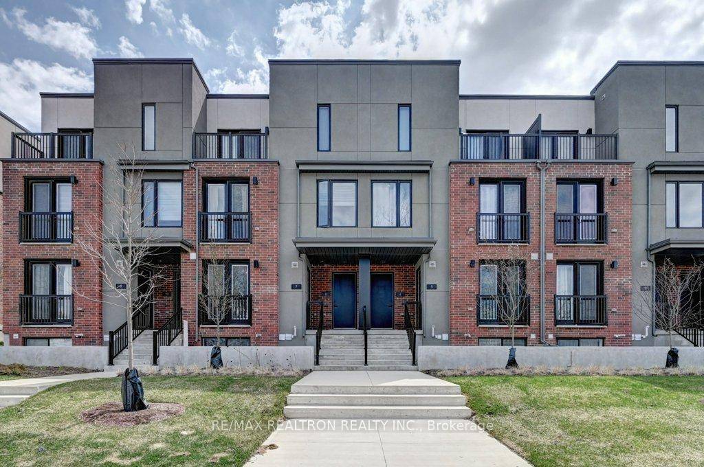 Welcome to Newly Built Spectacular Townhome In The Newest Subdivision Of Waterloo !