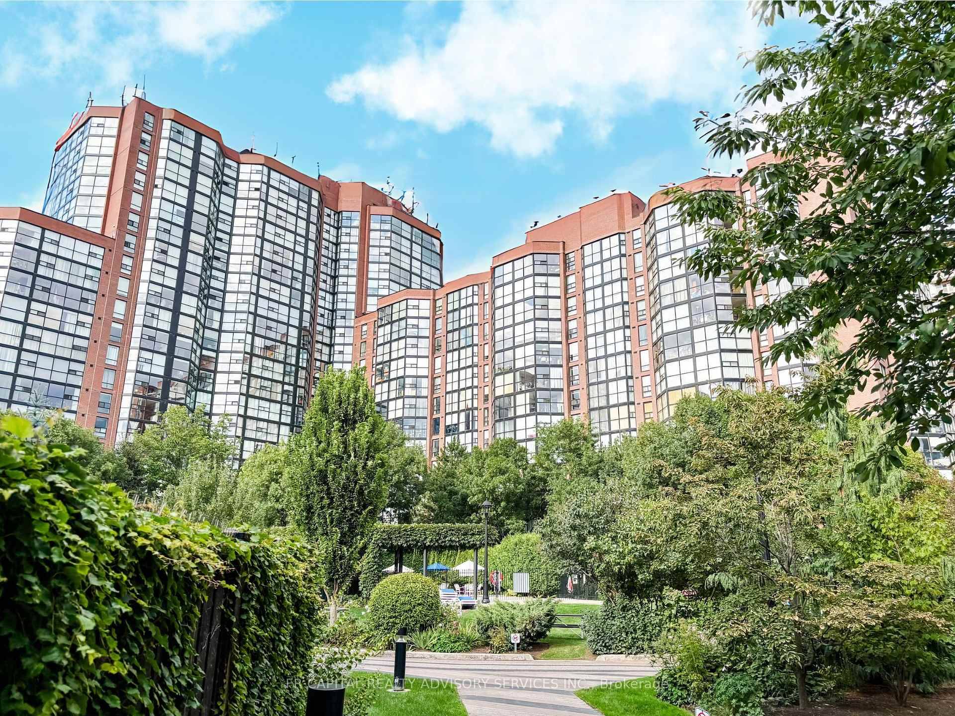 A rare find ! Step into your new King St West condo where functional meets fabulous.