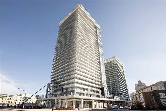 Located at the heart of Square One, corner unit, 1 Bdr 1 Den 2 washrm, suite size 716 sqf, 9 feet ceiling, large wrap around balcony, balcony size 286 Sqf, ...