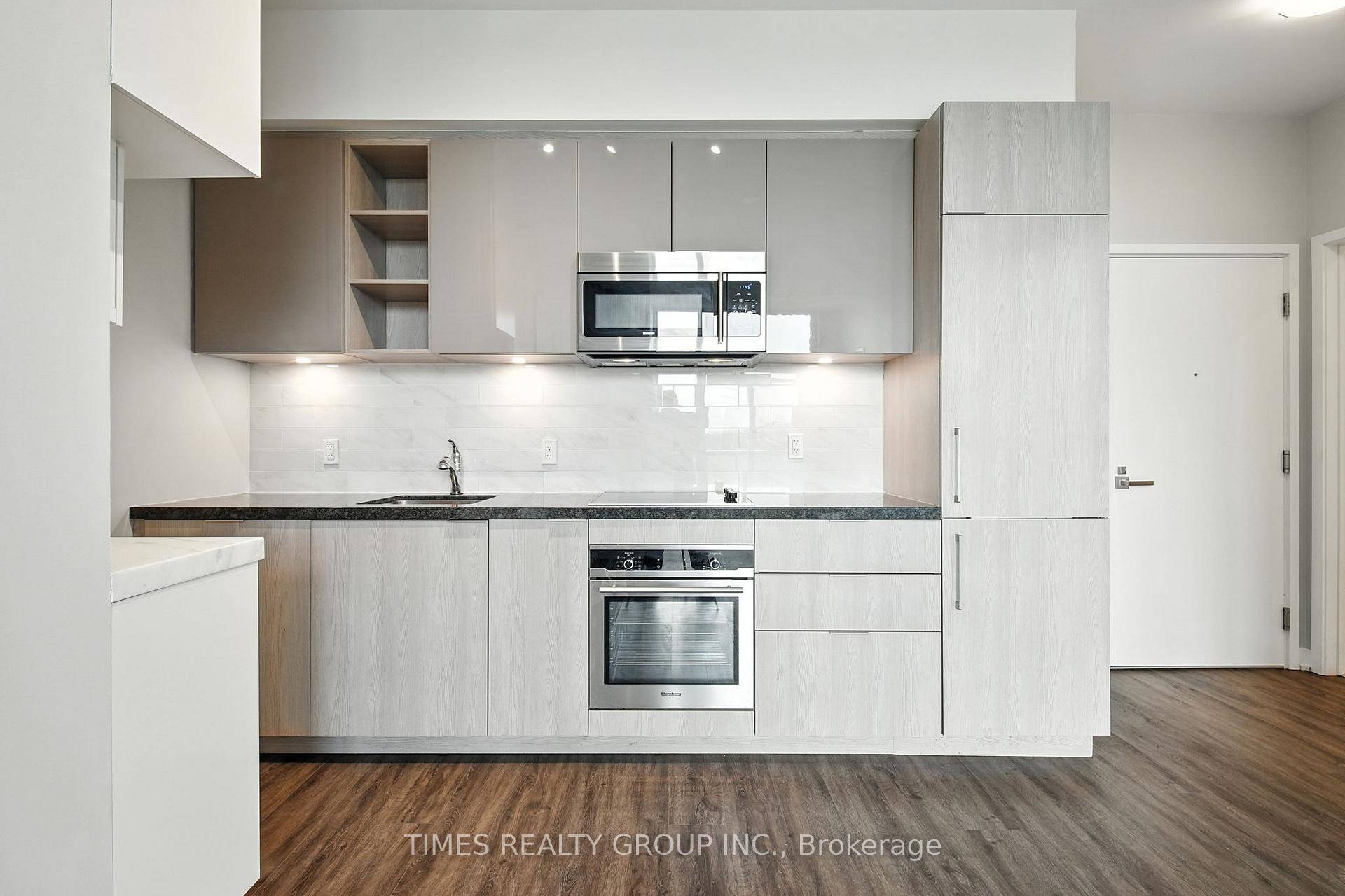 LUXURY 2 BED, 2 BATH RENTAL WITH MASSIVE PRIVATE BALCONY AT PLAYGROUND CONDOS !