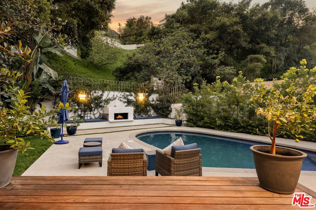 8446 Kirkwood Dr 5.0 Hollywood Hills East LA