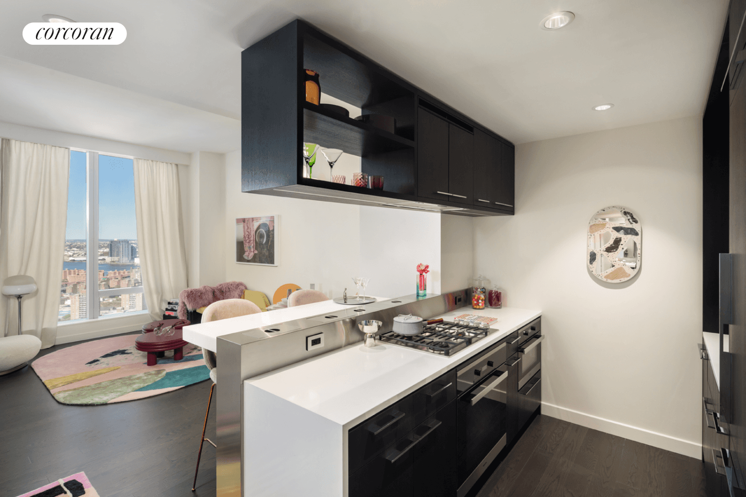 ONE MANHATTAN SQUARE OFFERS ONE OF THE LAST 20 YEAR TAX ABATEMENTS AVAILABLE IN NEW YORK CITY Evening Tours Available Upon Request.