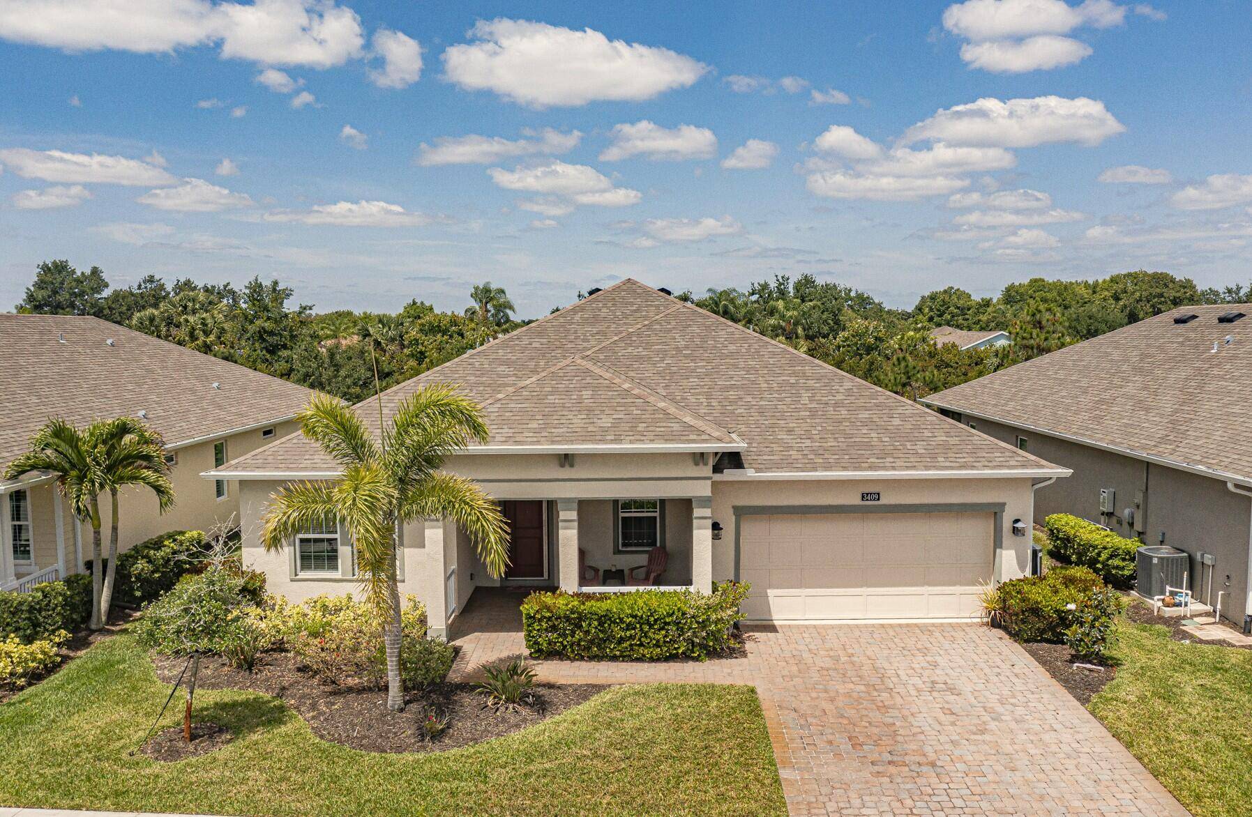 Come see this beautiful Marquesas model located in the most prestigious 55 community in Vero Beach.