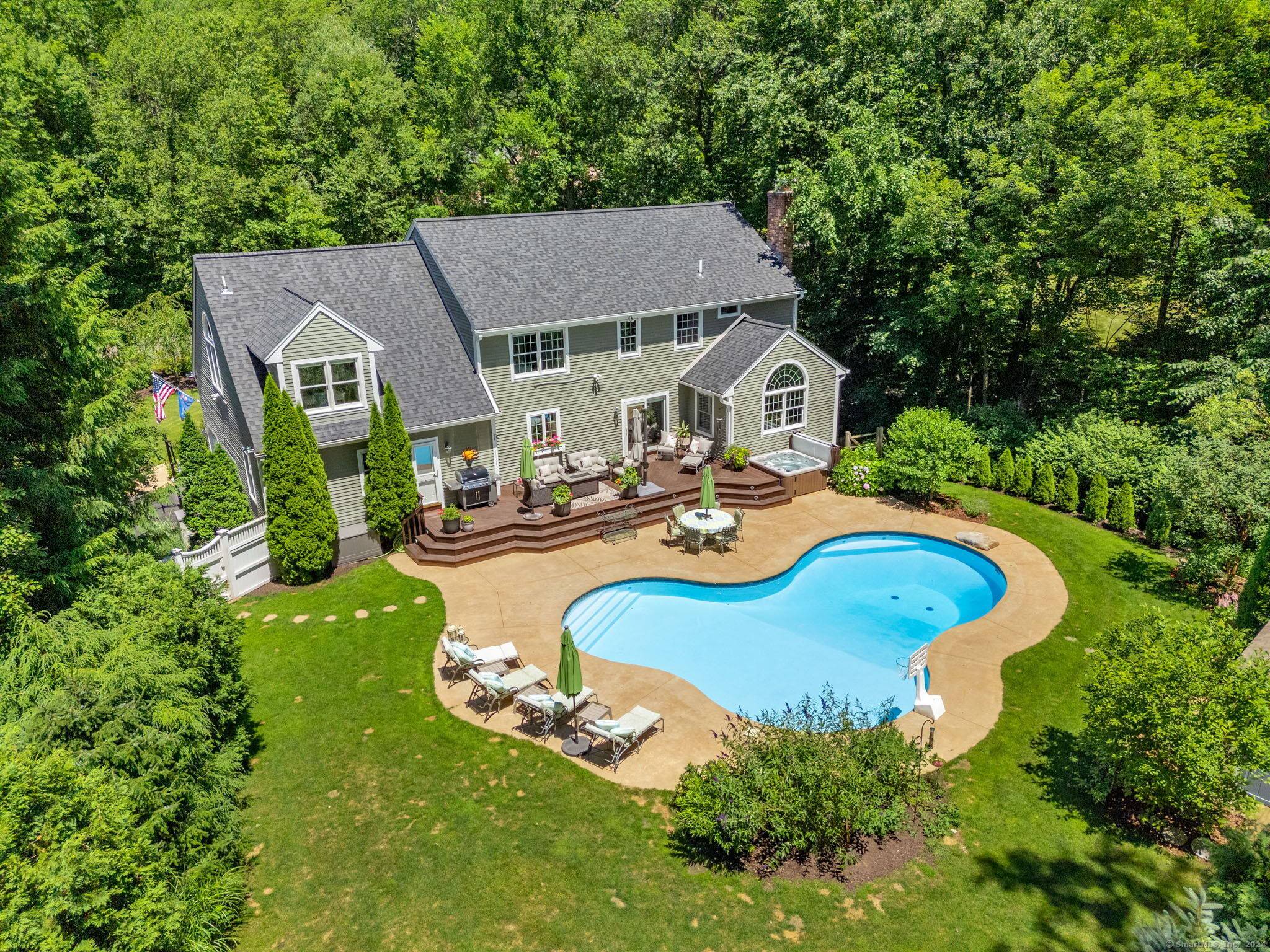 Welcome to your year round oasis !