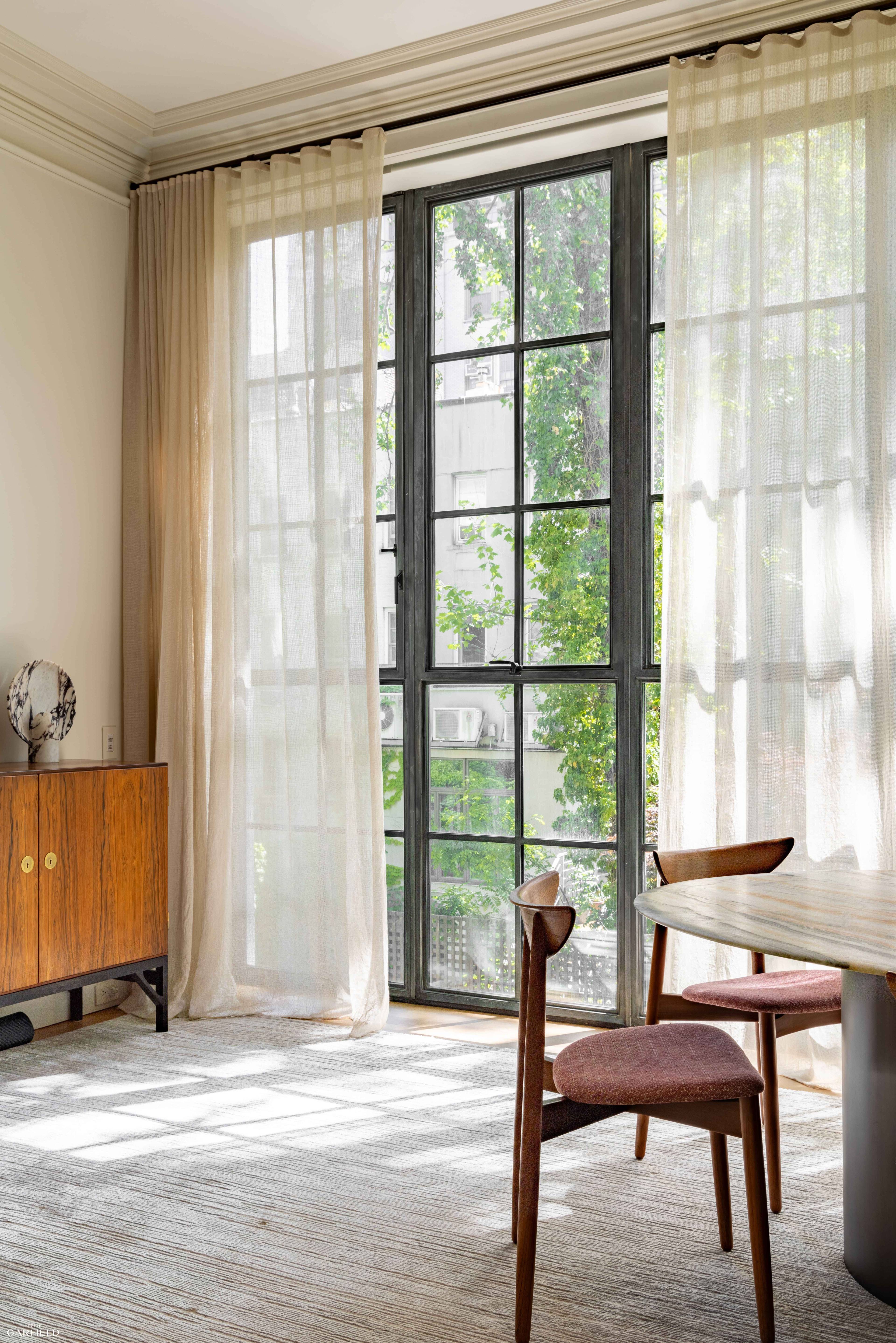 This mint condition single family townhouse is perfectly positioned on a prime, tree lined Chelsea block, bordered on all sides by charming low rise townhouses, offering both privacy and serenity ...