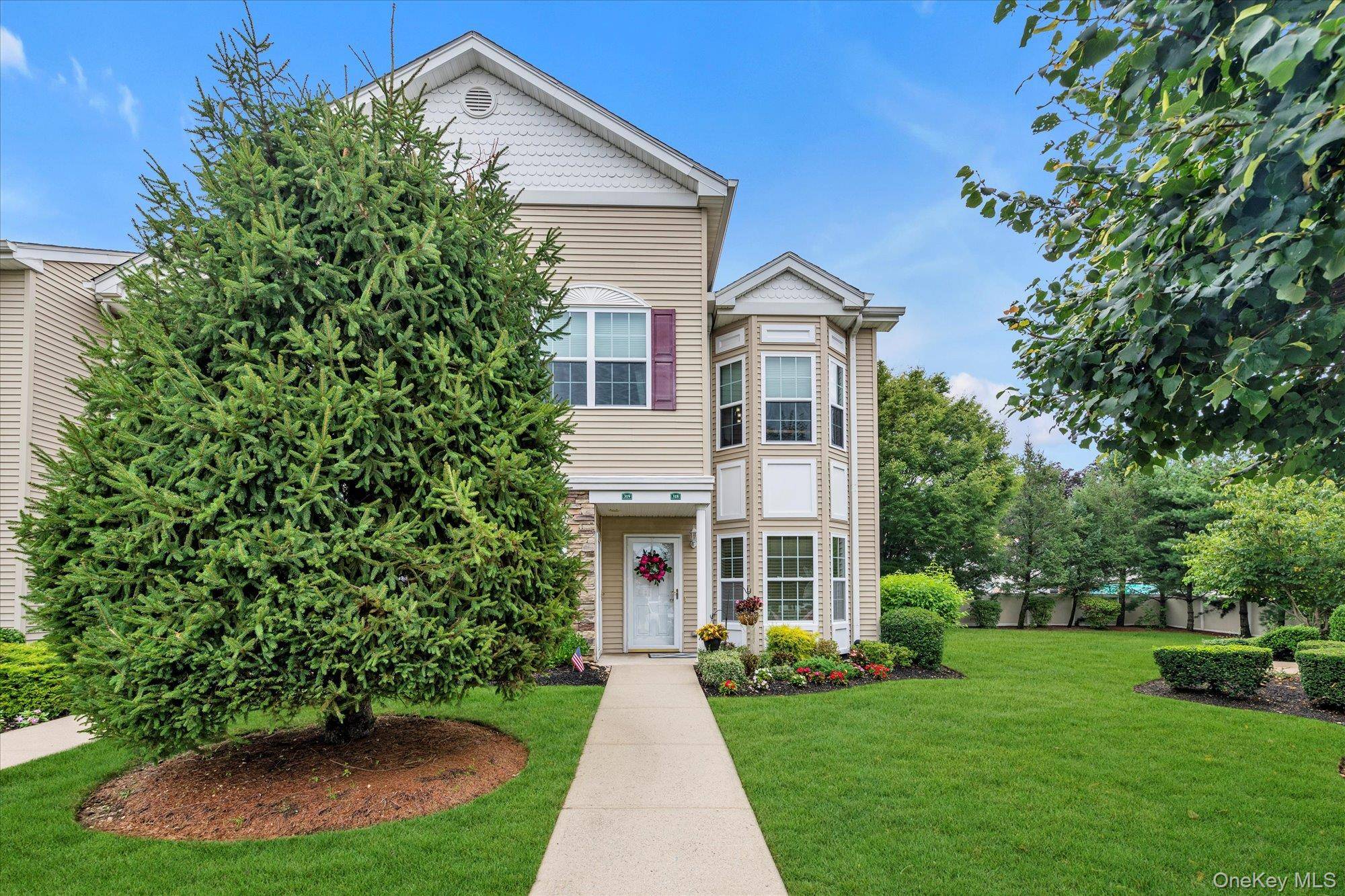 CORNER UNIT at The Seasons A 55 Gated Community !