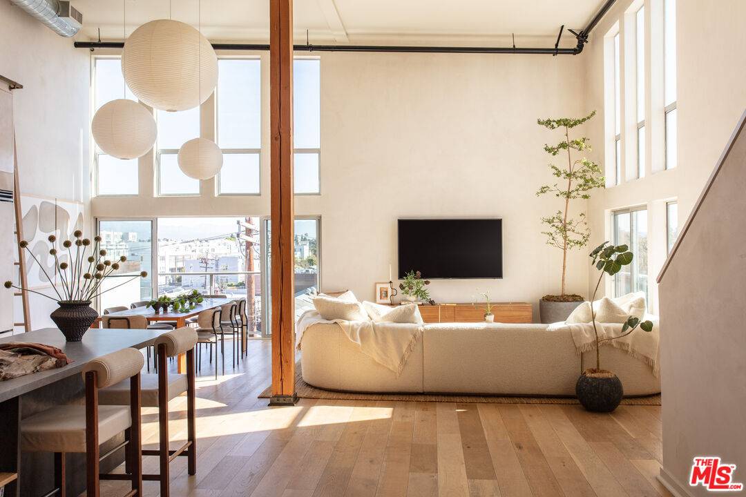 4215 Glencoe Ave 2BR Marina Del Rey La