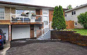 Spacious 3 Bedroom Semi Detached Bungalow In The Highly Desired Pleasant View Community !