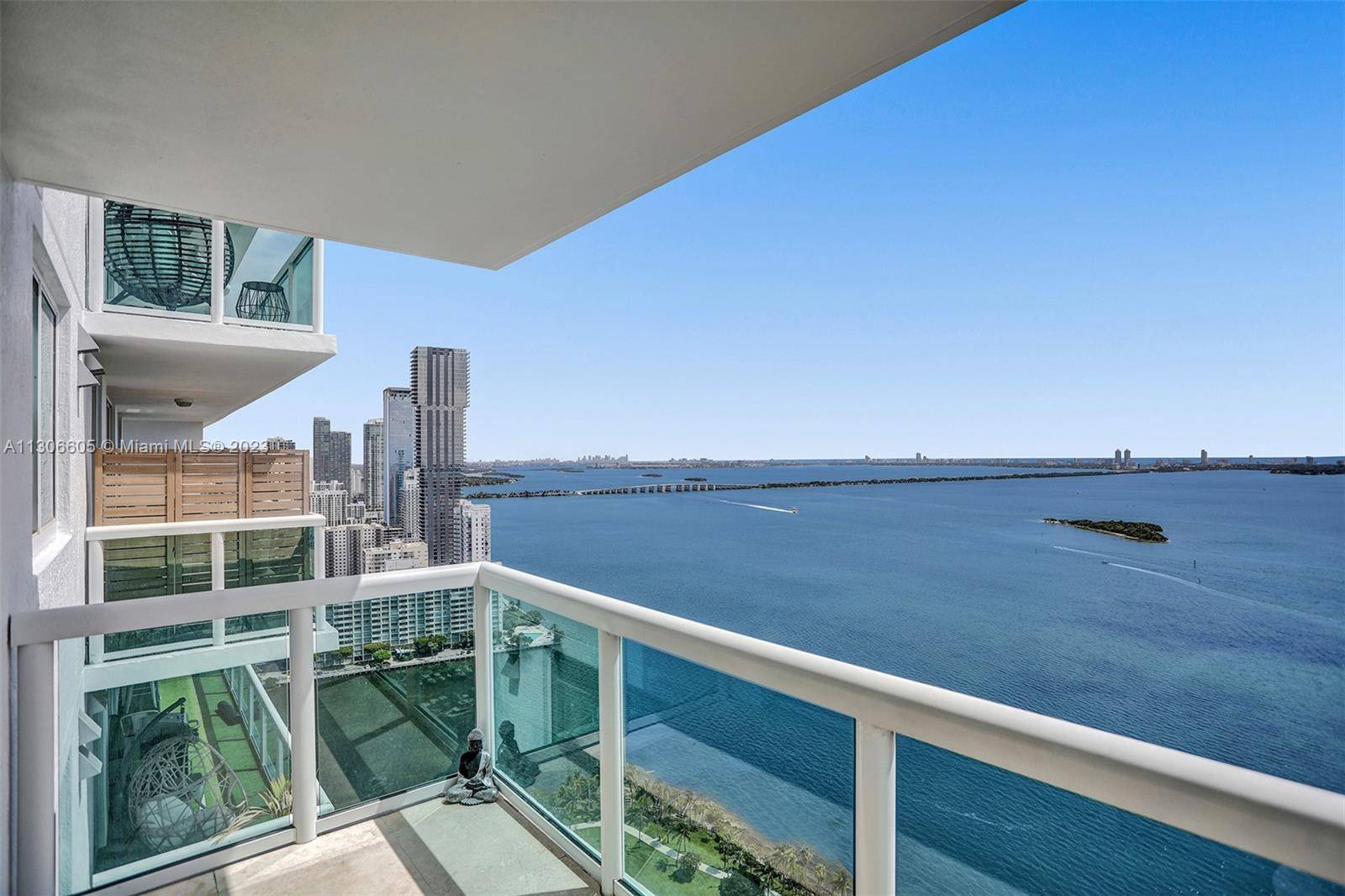 Stunning Bay views from the 38th floor.