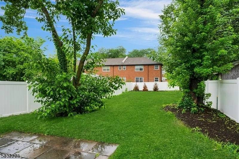 NO EXPENSE SPARED. Beautifully renovated 3 bed, 2.