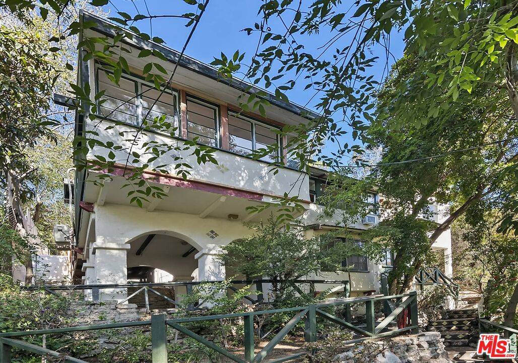 8325 Lookout Mountain Ave 2.0 Hollywood Hills East LA