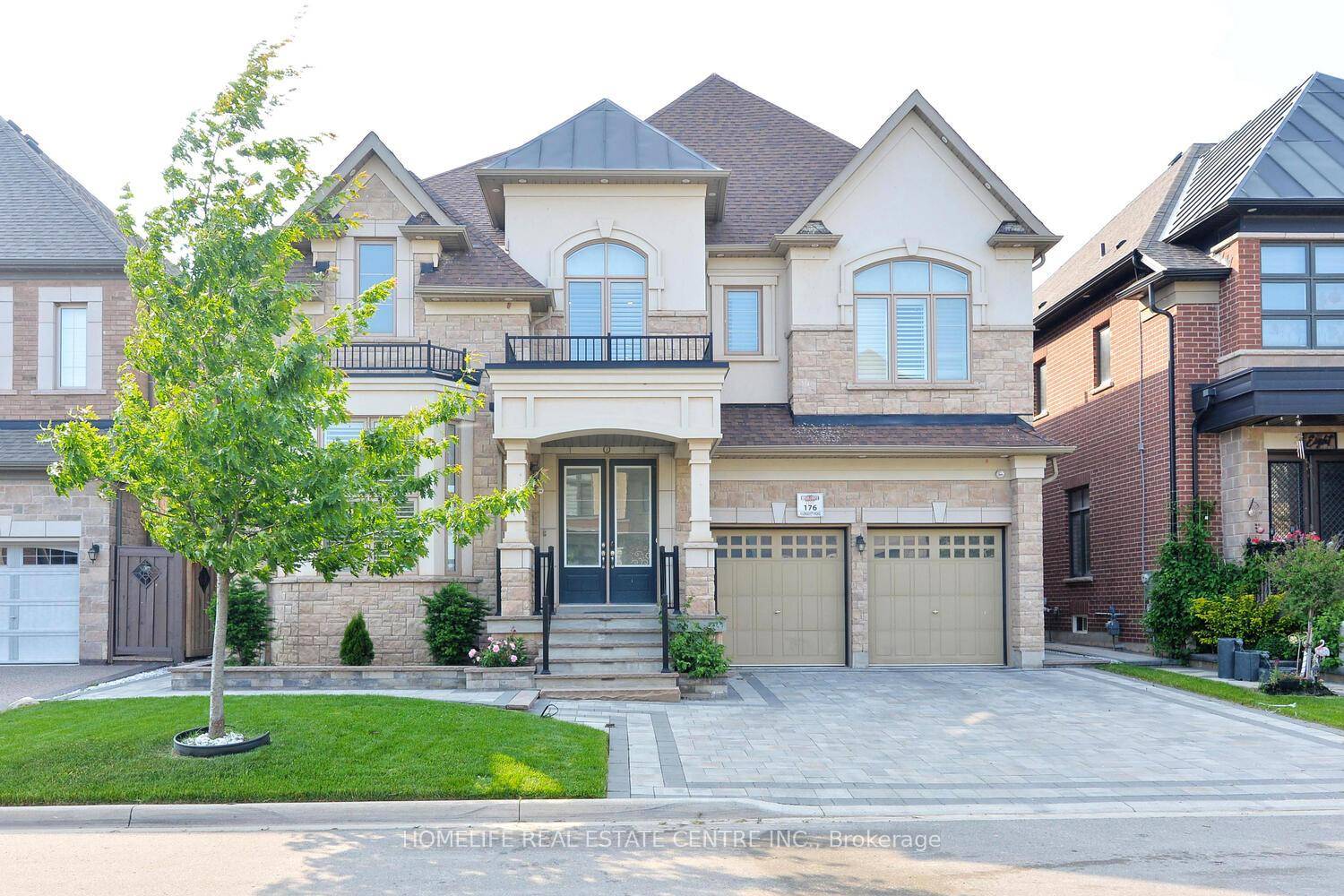 LEGAL BASEMENT Discover this exceptional 5 bedroom, 5 bathroom detached home with a legal basement apartment, nestled in the highly sought after Credit Valley community of Brampton.