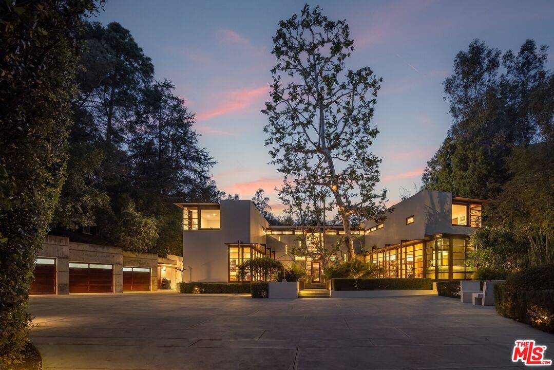645   Tuallitan Rd 6BR Brentwood La