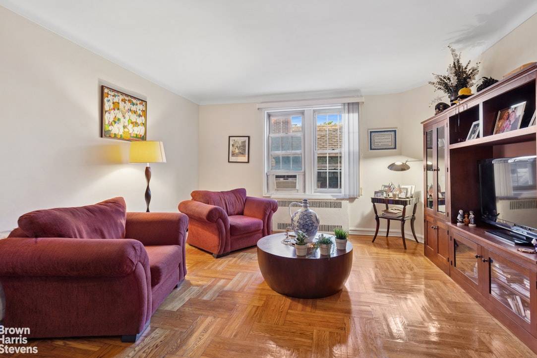 Best priced, rarely available one bedroom apartment in the heart of historic Clinton Hill, Brooklyn.