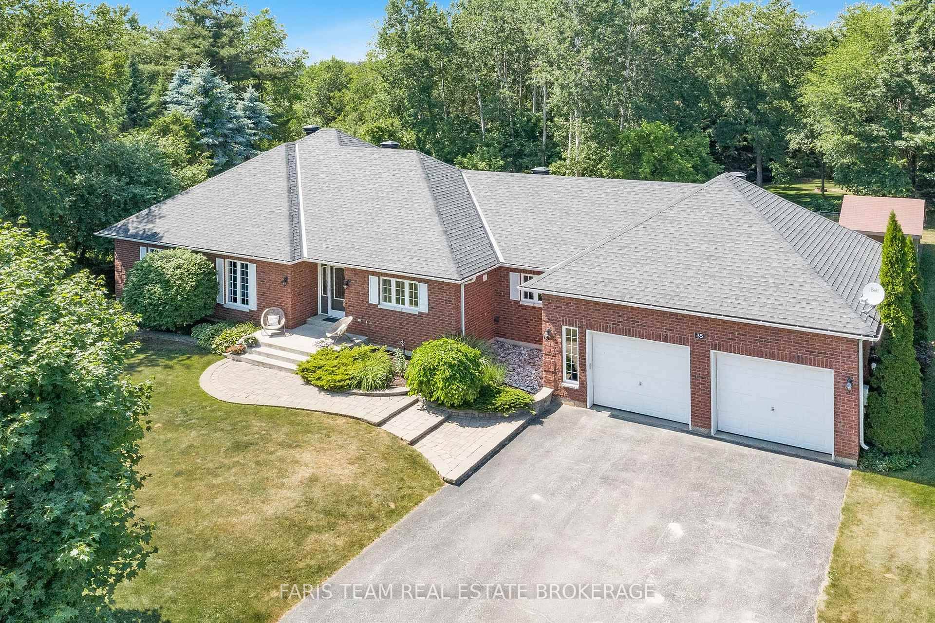 Top 5 Reasons You Will Love This Home 1 Experience the best of both worlds with easy access to in town amenities, while still enjoying the tranquility of a peaceful ...