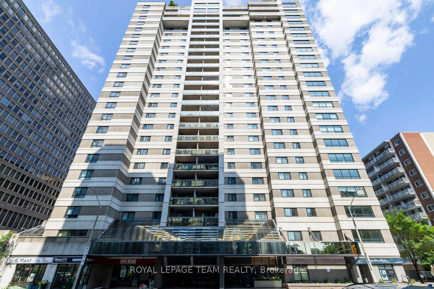 Welcome to 199 Kent Street, a chic urban oasis in the heart of Centretown.