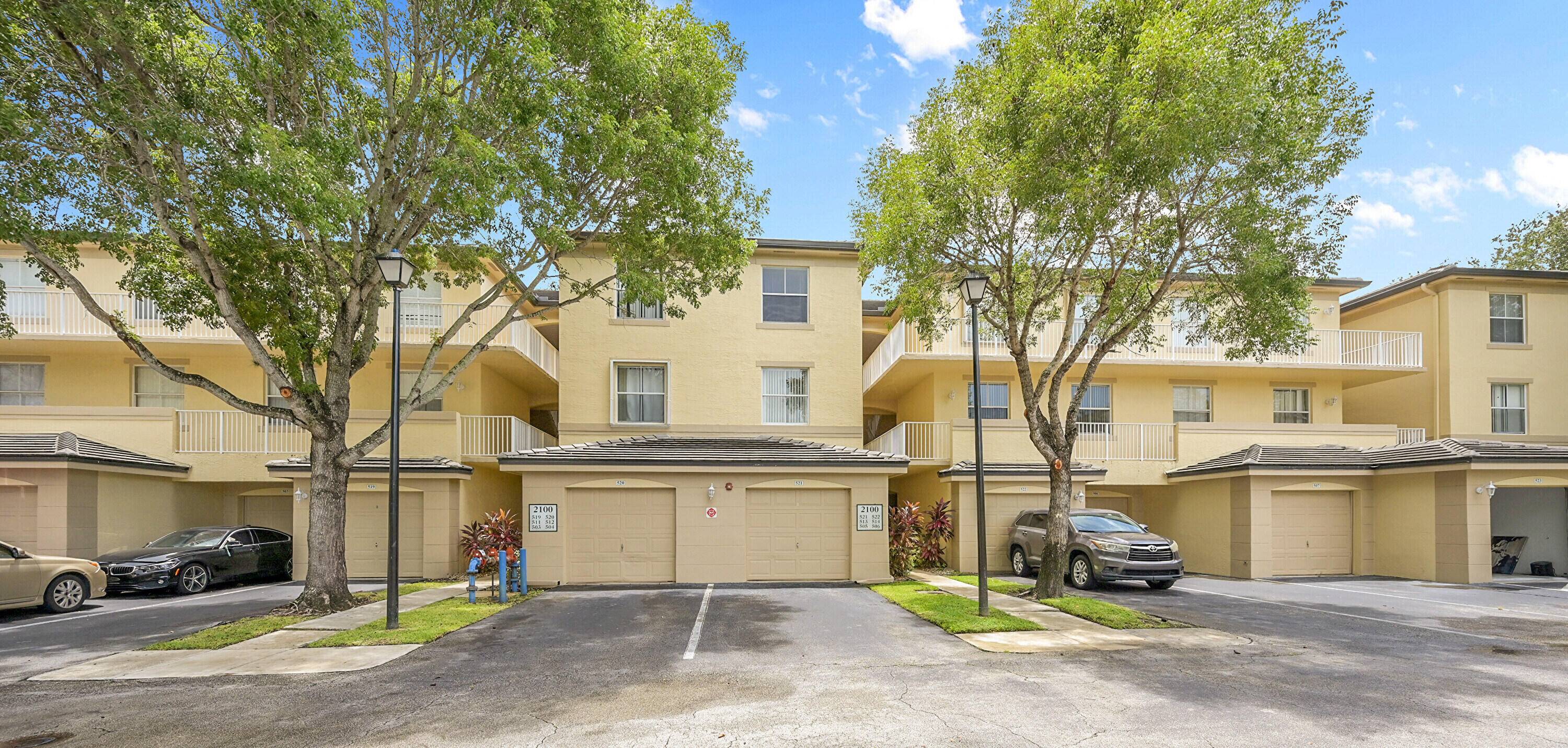 This spacious 3 bedroom, 2 bathroom with a lakeview balcony offers tons of natural light, washer dryer, with exterior detached personal garage !