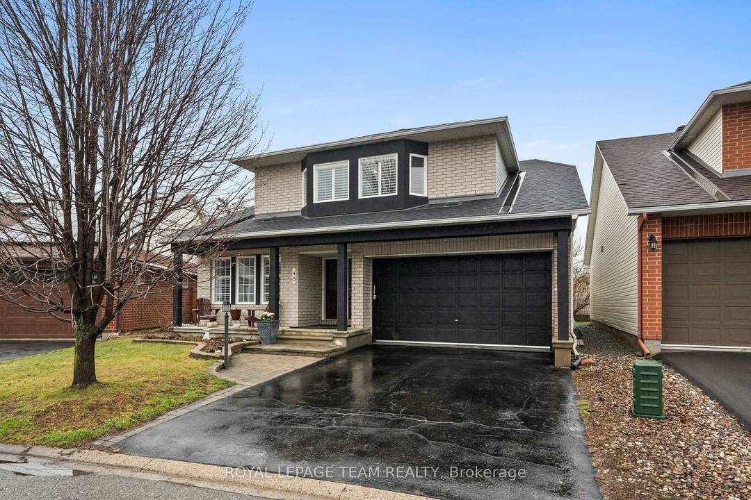 A thoughtfully designed home that blends comfort, endless flexibility, and standout features for modern family living, set on a quiet street in a sought after neighbourhood close to schools, parks, ...