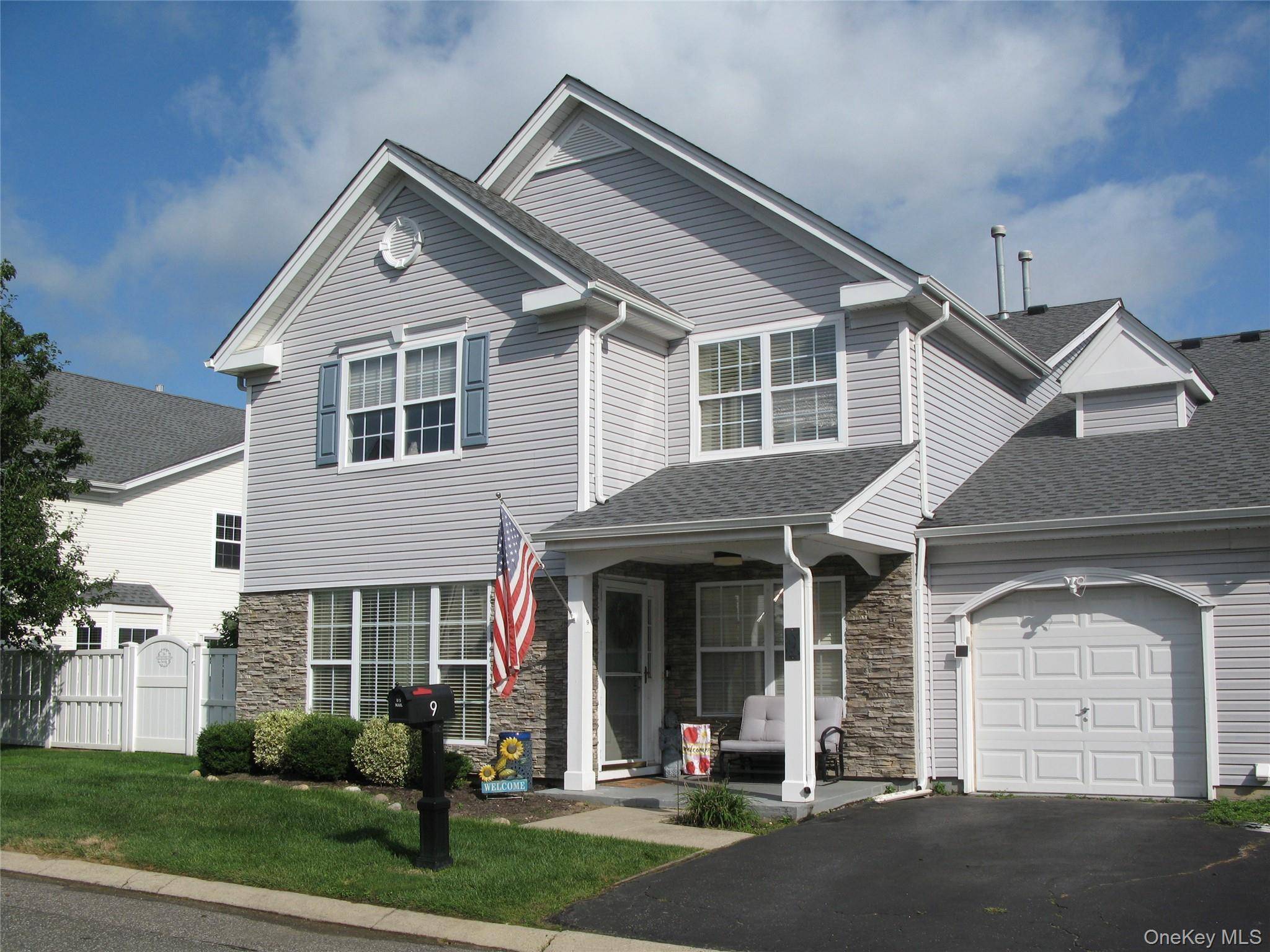 Enjoy Country Club Living !