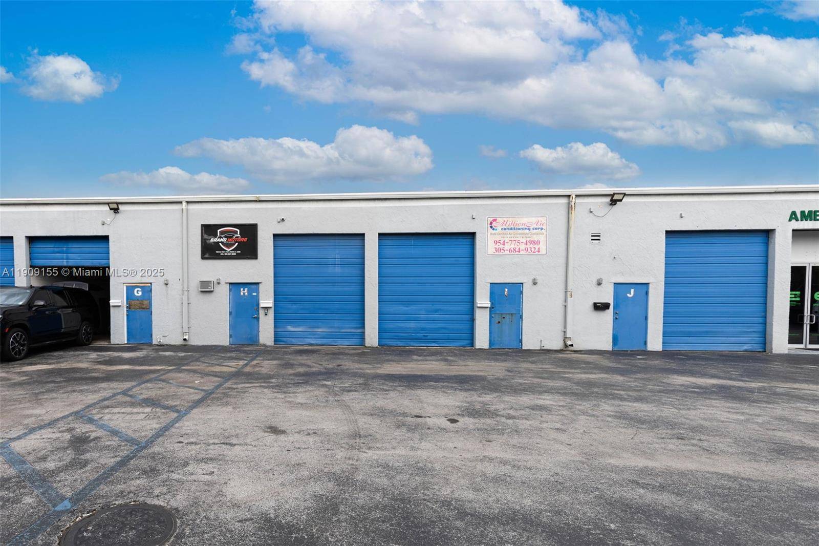 Prime Doral Location ! Excellent opportunity for investors or owner users at Calero Warehouse Condo, just minutes from Miami International Airport and major highways.